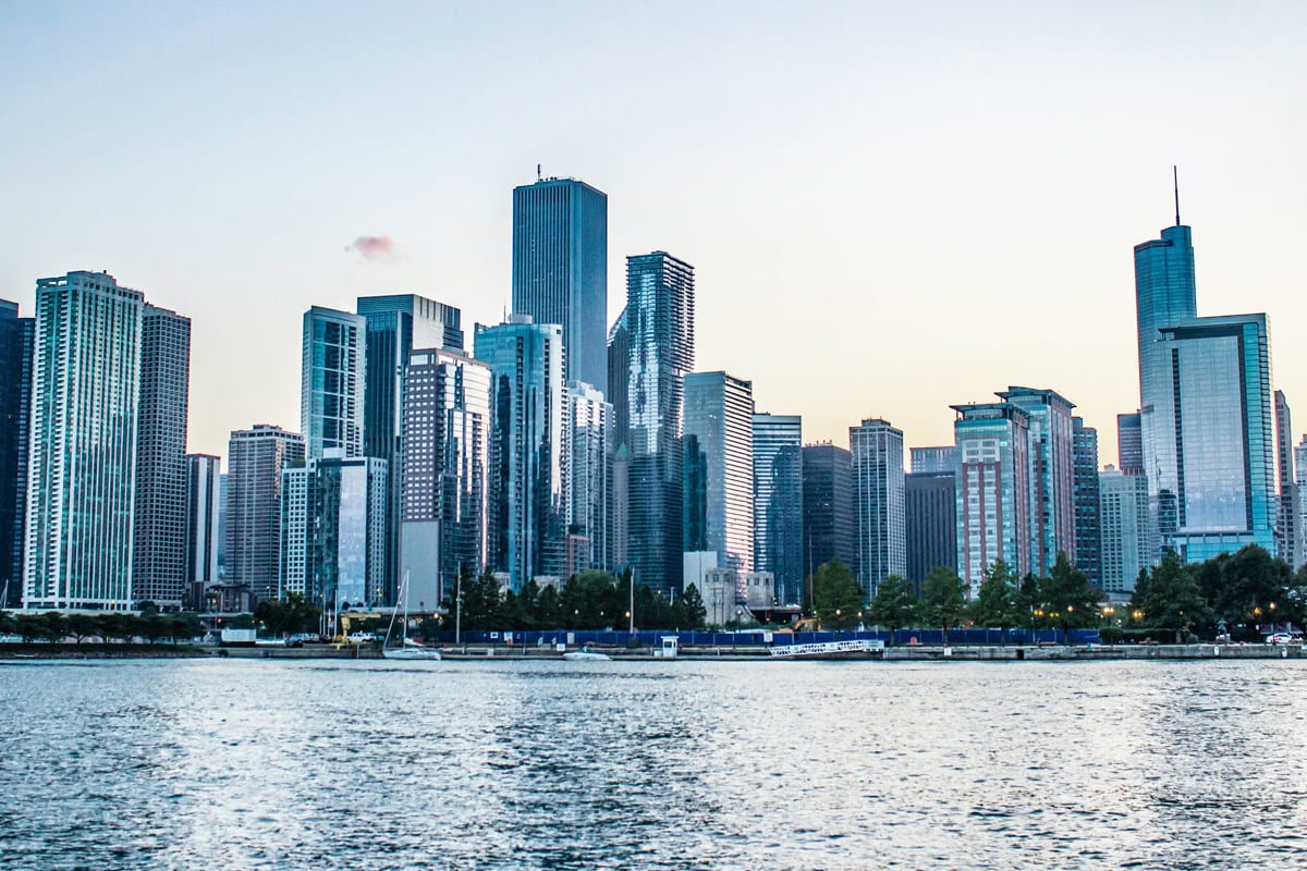 bg-image-citychicagolake2