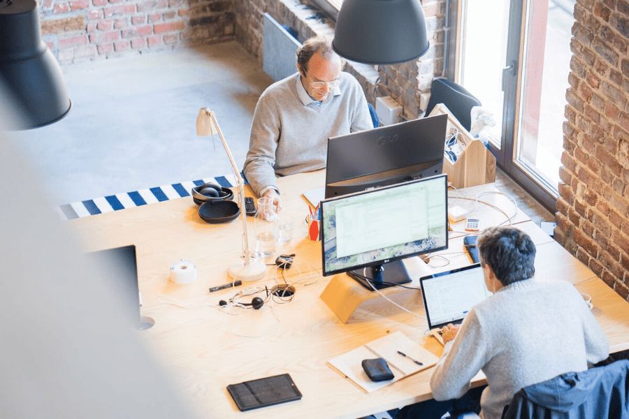 bg-image-desks-working