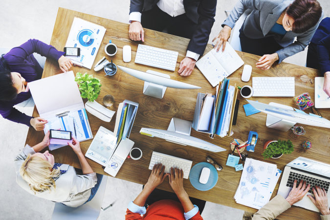 table-business-meeting-675×450